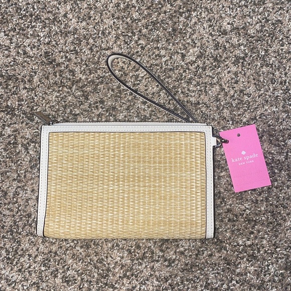 NWT! Kate Spade wristlet! - Picture 2 of 7